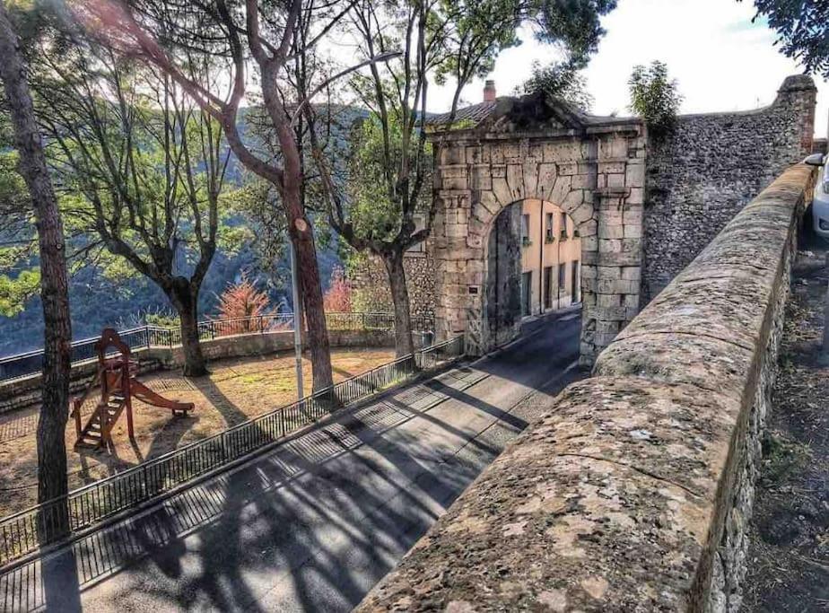 Fresco E Colorato Appartamentino In Narni Scalo Eksteriør bilde