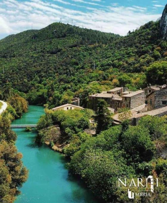 Fresco E Colorato Appartamentino In Narni Scalo Eksteriør bilde